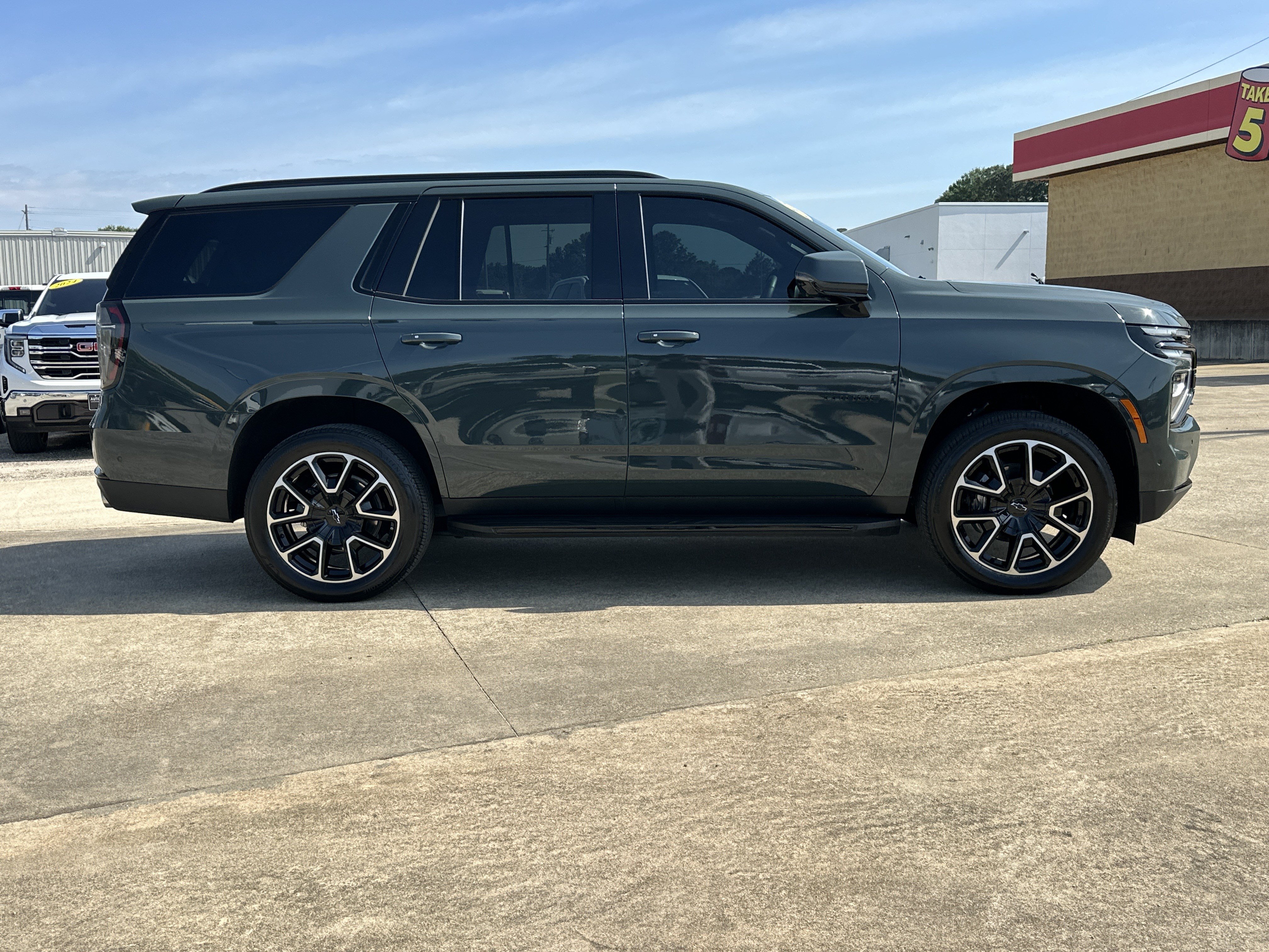 Certified 2025 Chevrolet Tahoe RST w/ Comfort Package AWD/4WD image 4