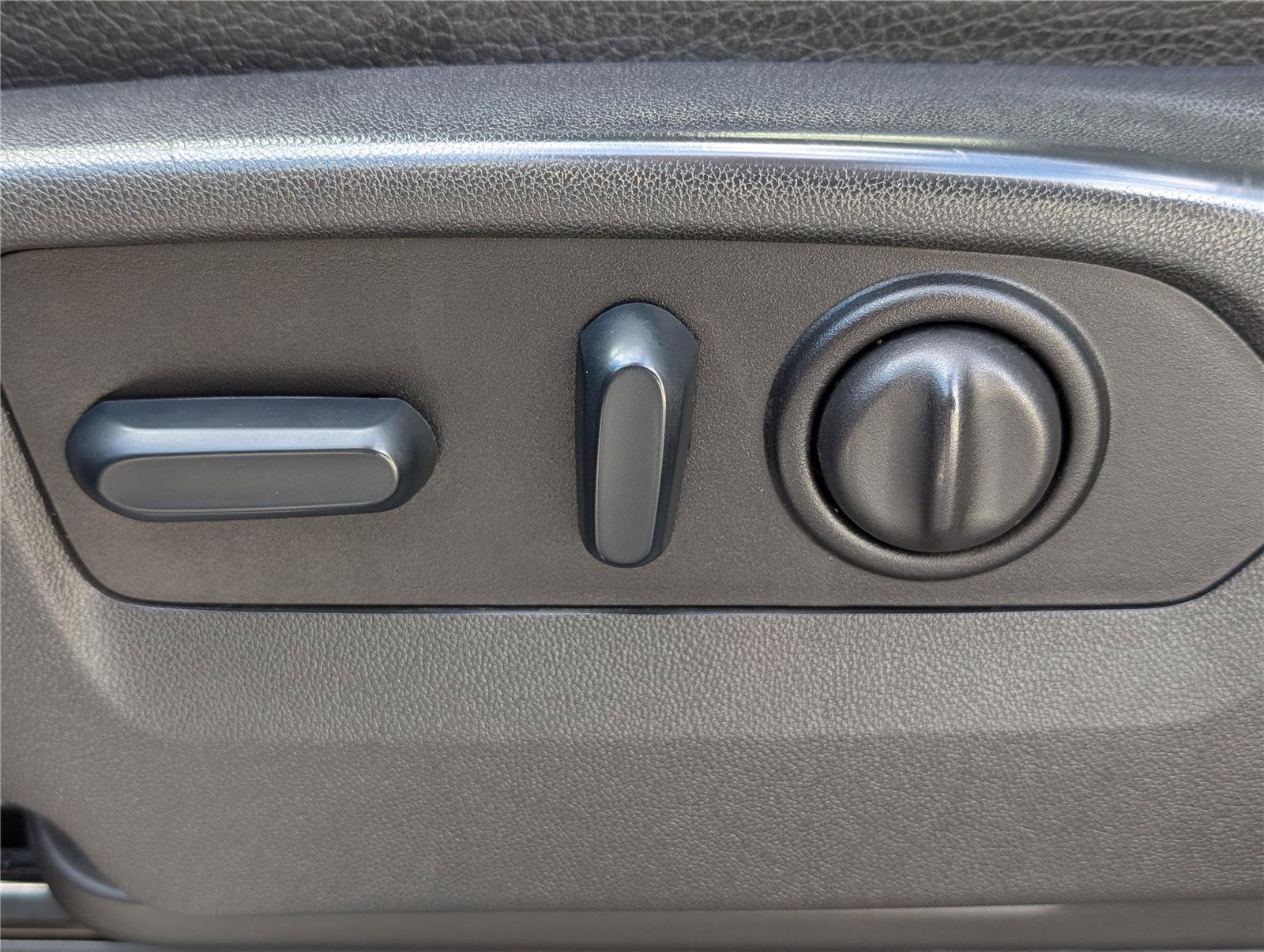 Used 2023 GMC Sierra 3500 Denali w/ Denali Ultimate Package image 22