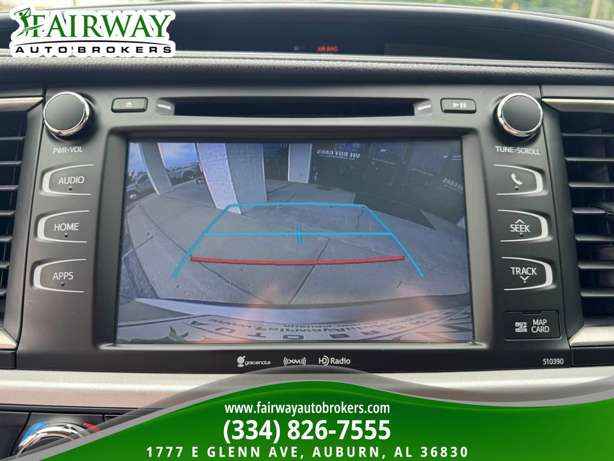 Used 2019 Toyota Highlander XLE FWD image 24