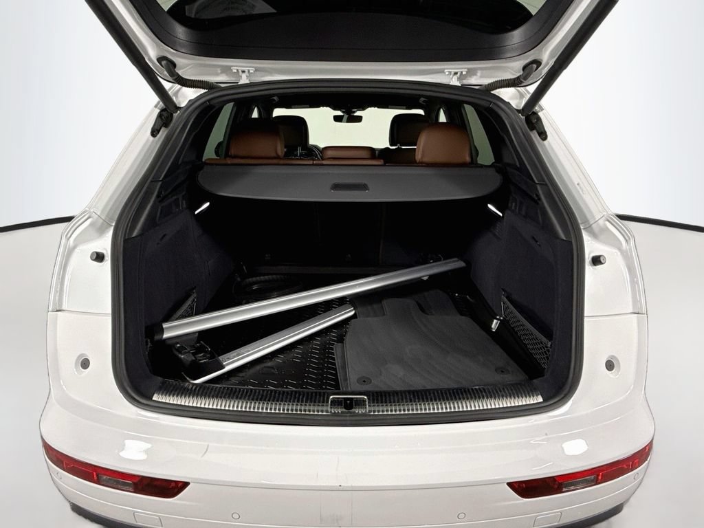 Used 2020 Audi Q5 Prestige w/ Prestige Package AWD/4WD image 22