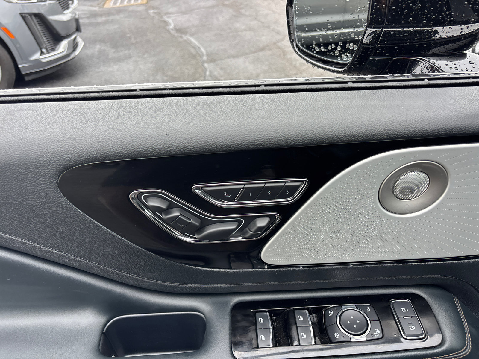 New 2026 Lincoln Aviator Reserve AWD/4WD image 12