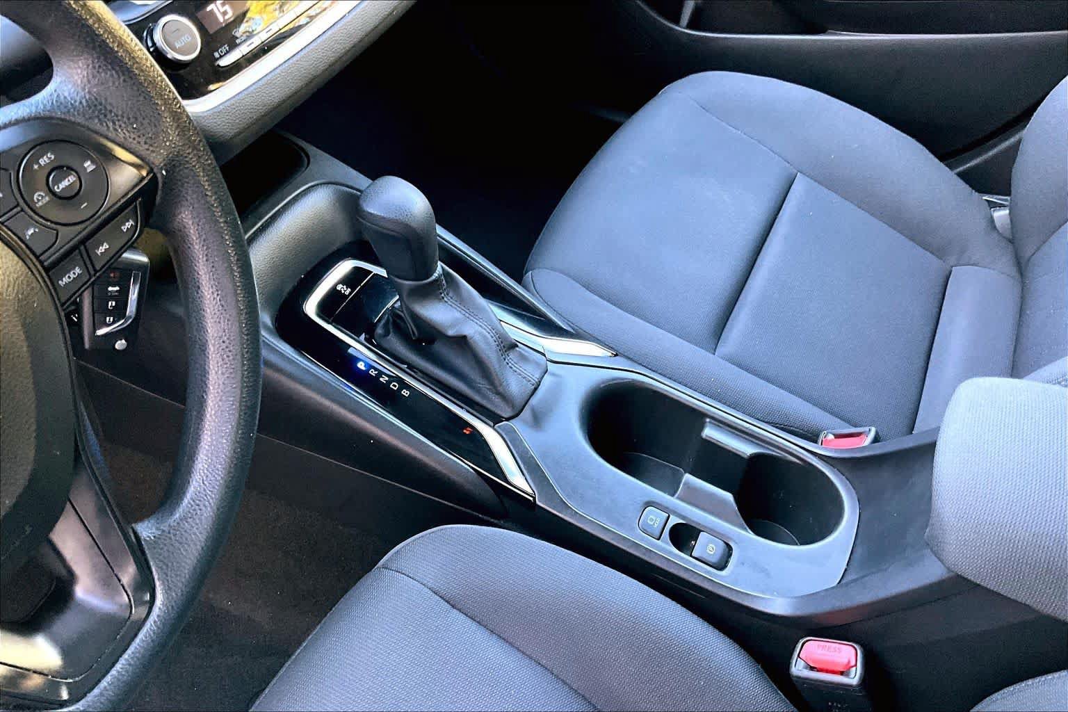 Used 2024 Toyota Corolla LE FWD image 17