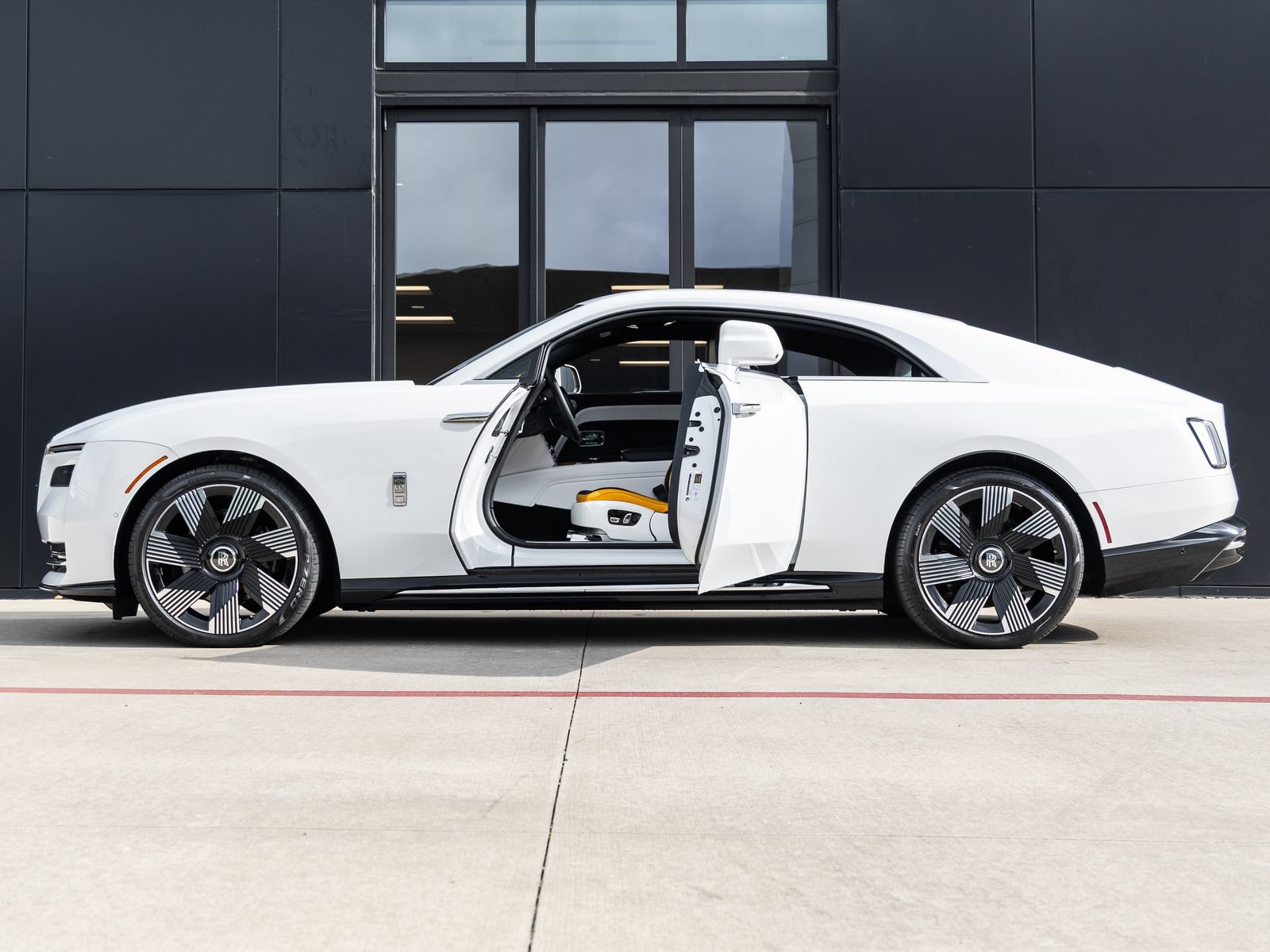 Used 2024 Rolls-Royce Spectre AWD/4WD image 11