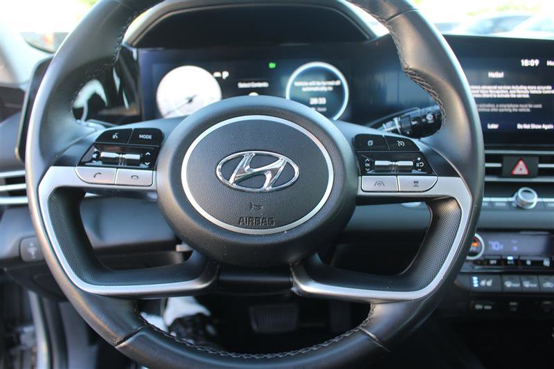 Used 2023 Hyundai Elantra Limited FWD image 14
