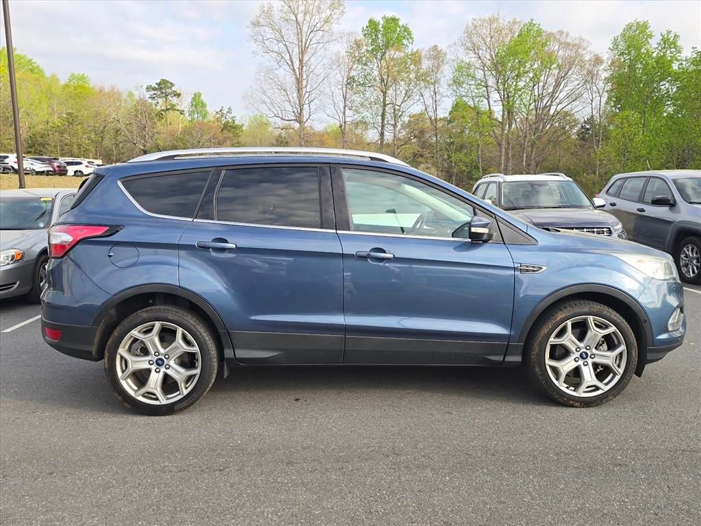 Used 2018 Ford Escape Titanium image 2