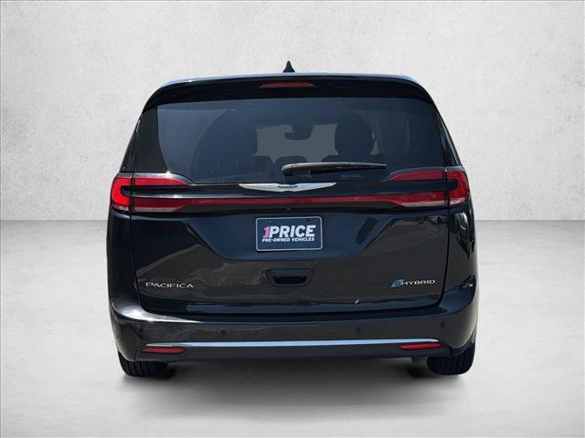 Used 2023 Chrysler Pacifica Touring-L FWD image 6