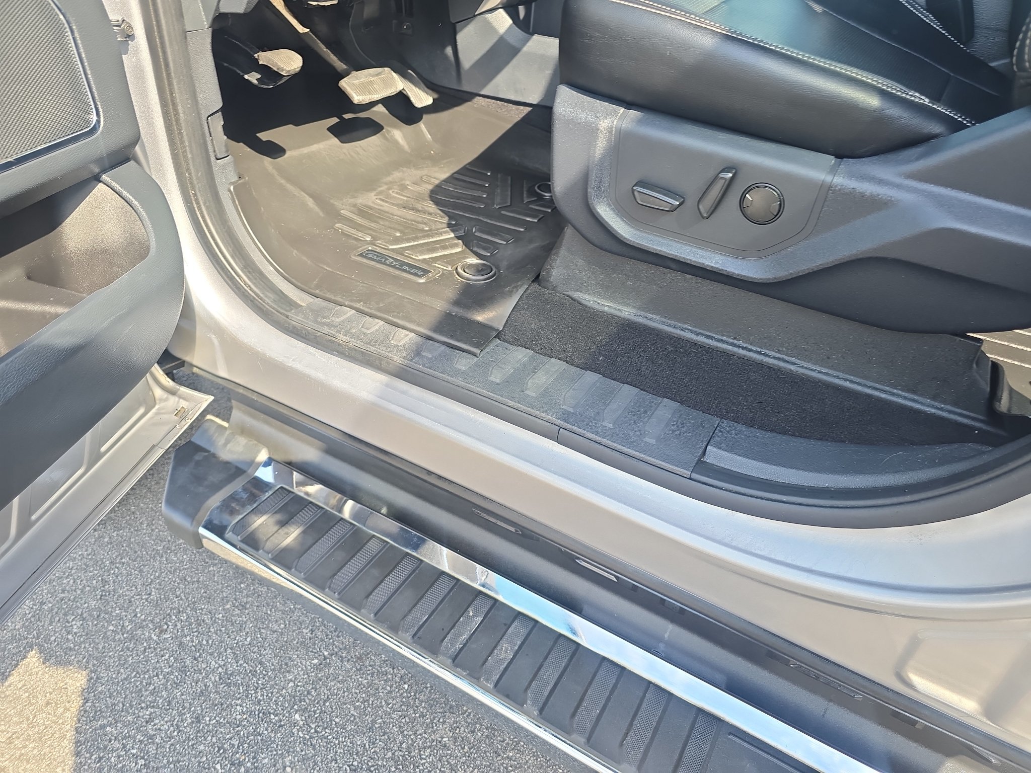 Used 2022 Ford F350 Lariat w/ Chrome Package AWD/4WD image 15