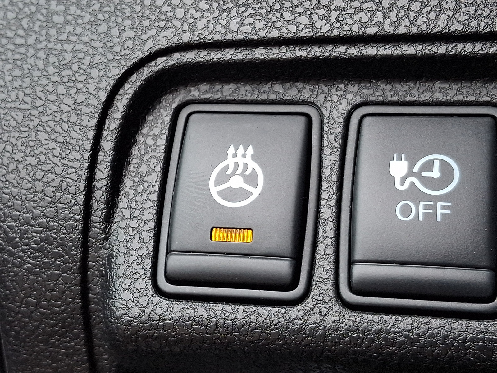Used 2015 Nissan Leaf S FWD image 25