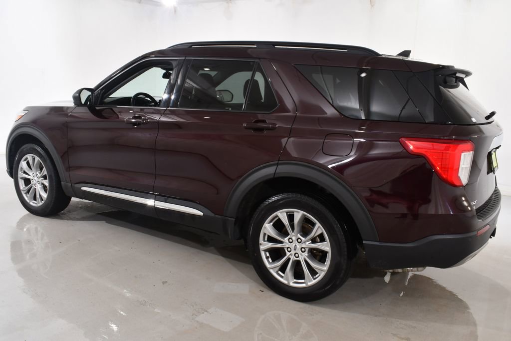 Used 2023 Ford Explorer XLT w/ Equipment Group 202A AWD/4WD image 15