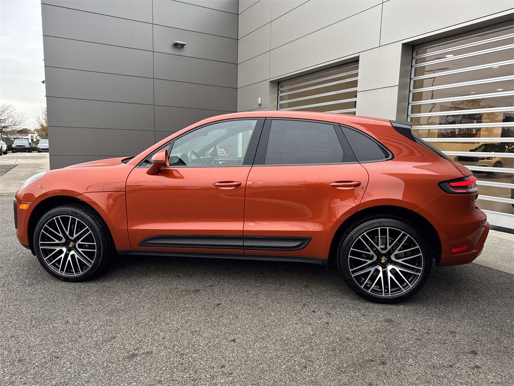 Used 2024 Porsche Macan image 4