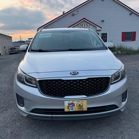 Used 2017 Kia Sedona LX w/ LX Essentials Premium Package FWD image 3