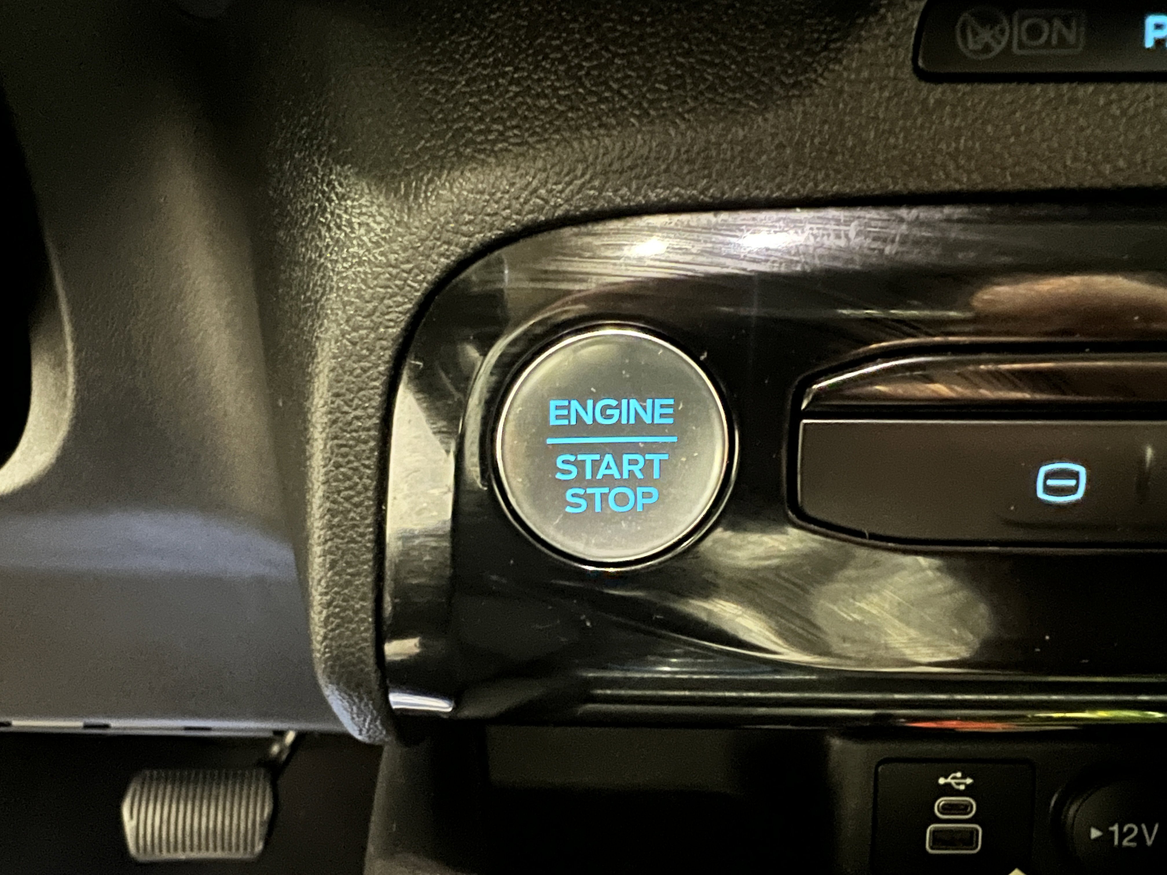 Used 2024 Ford Escape SE image 23