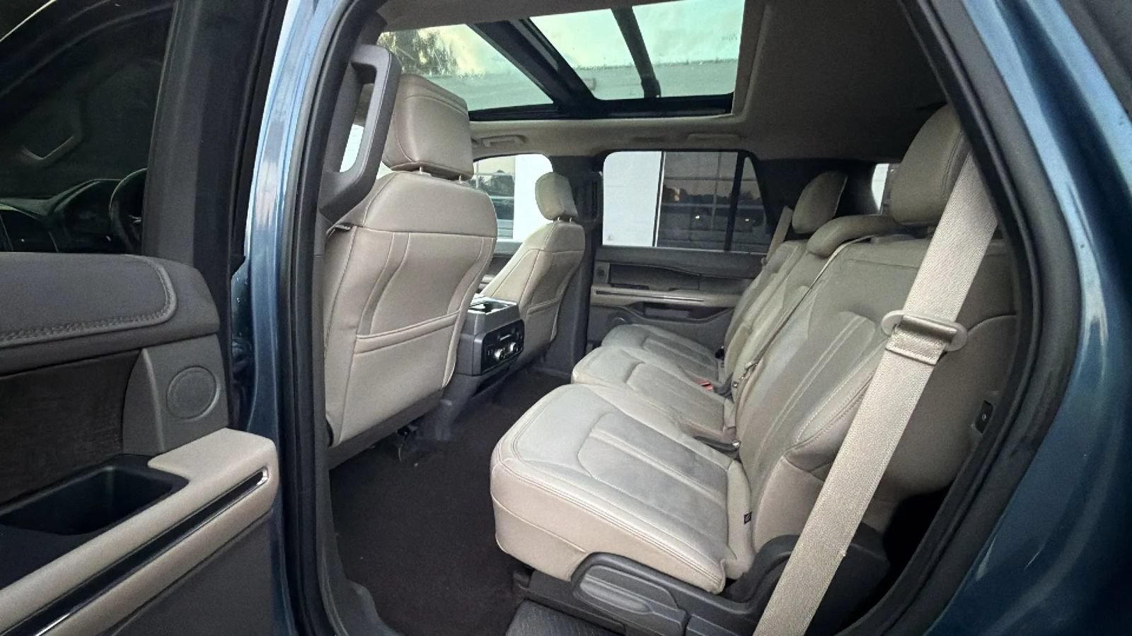 Used 2018 Ford Expedition Limited w/ Equipment Group 301A AWD/4WD image 43