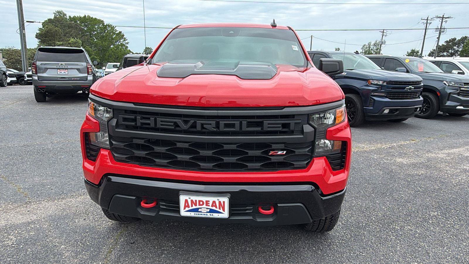 Certified 2022 Chevrolet Silverado 1500 Custom Trail Boss w/ LPO, Dark Essentials Package AWD/4WD image 2
