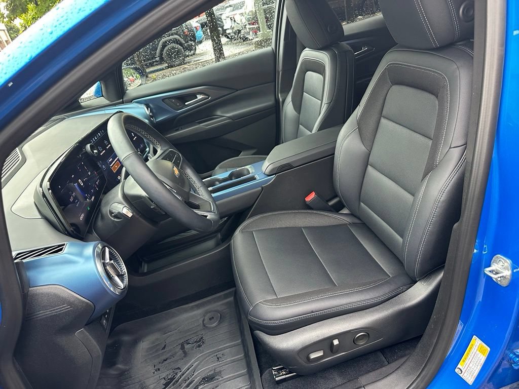 Used 2025 Chevrolet Equinox EV LT w/ Convenience Package FWD image 19