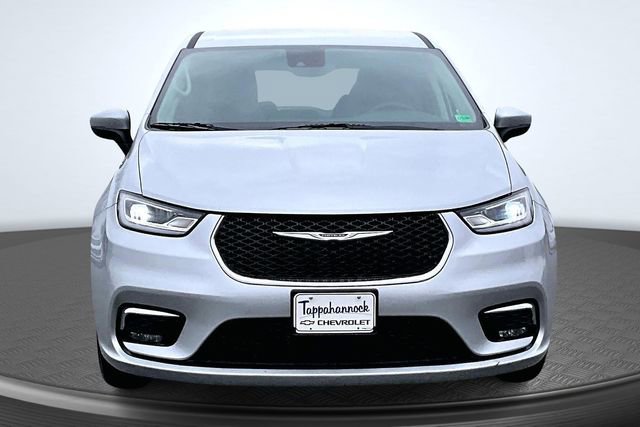 Used 2023 Chrysler Pacifica Touring-L image 2