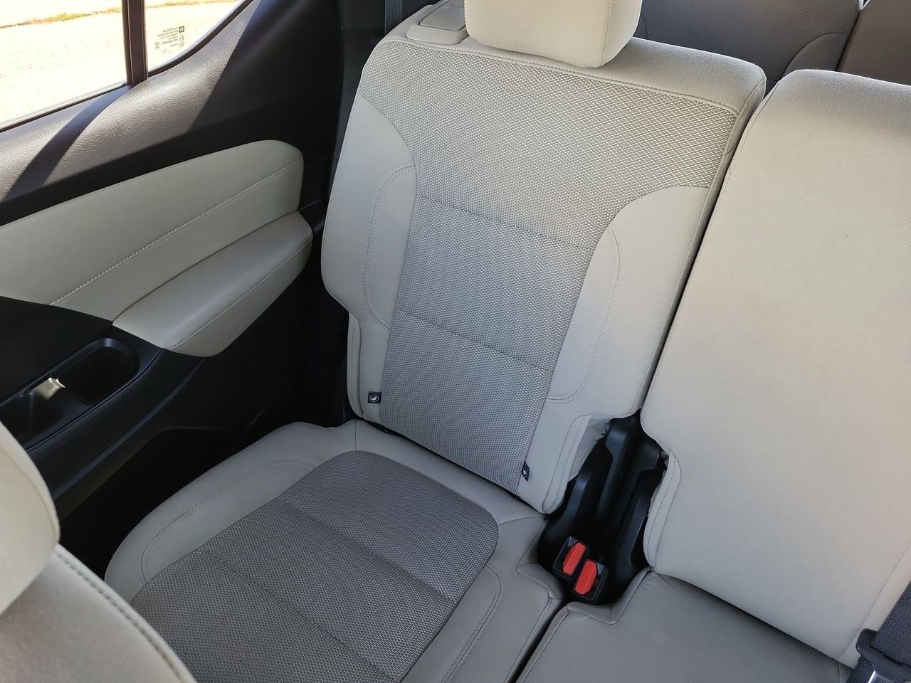 Used 2023 Chevrolet Traverse LS image 12