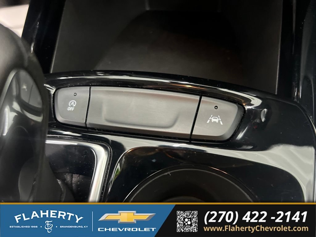 Used 2025 Chevrolet Trax LT FWD image 30