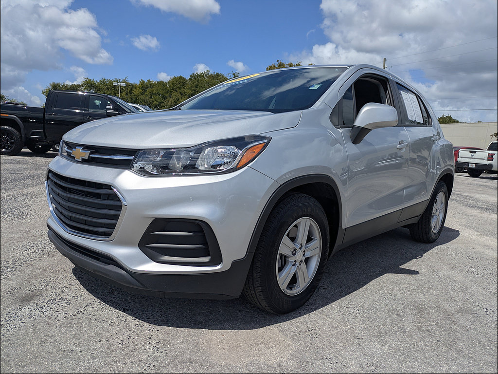 Used 2019 Chevrolet Trax LS w/ Tint and Cruise Package FWD image 9
