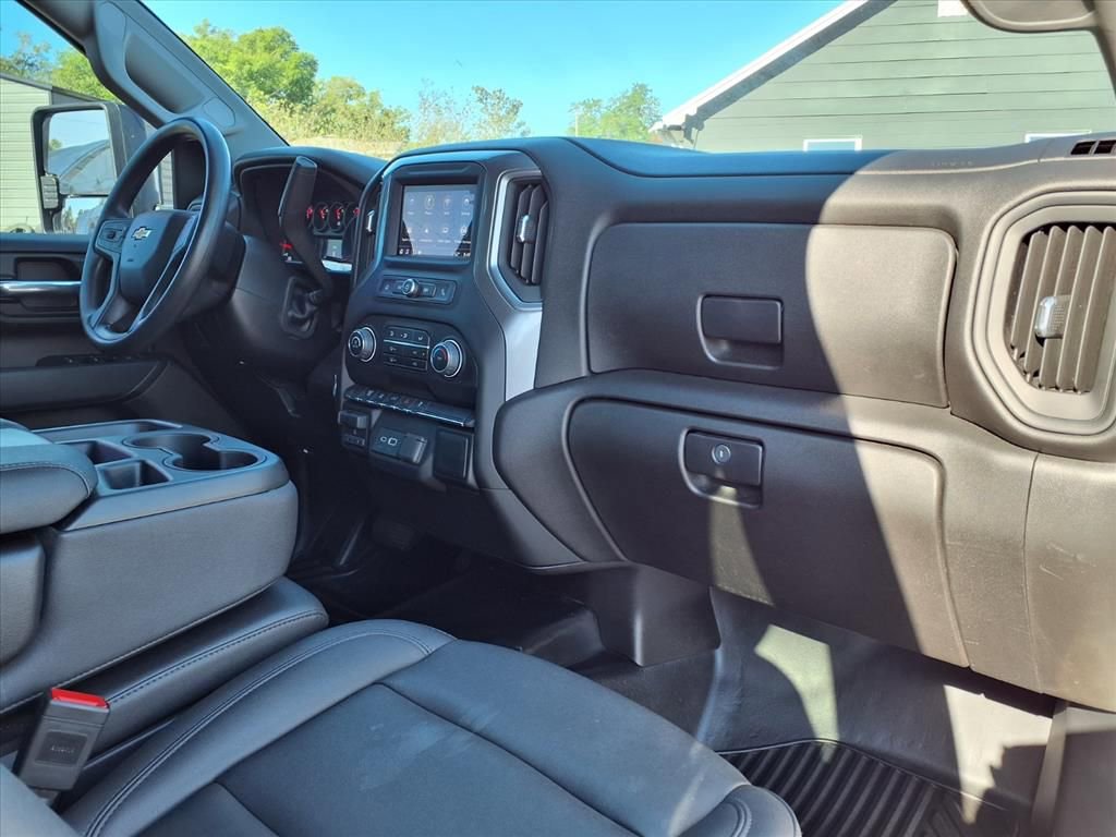 Used 2025 Chevrolet Silverado 3500 W/T image 12
