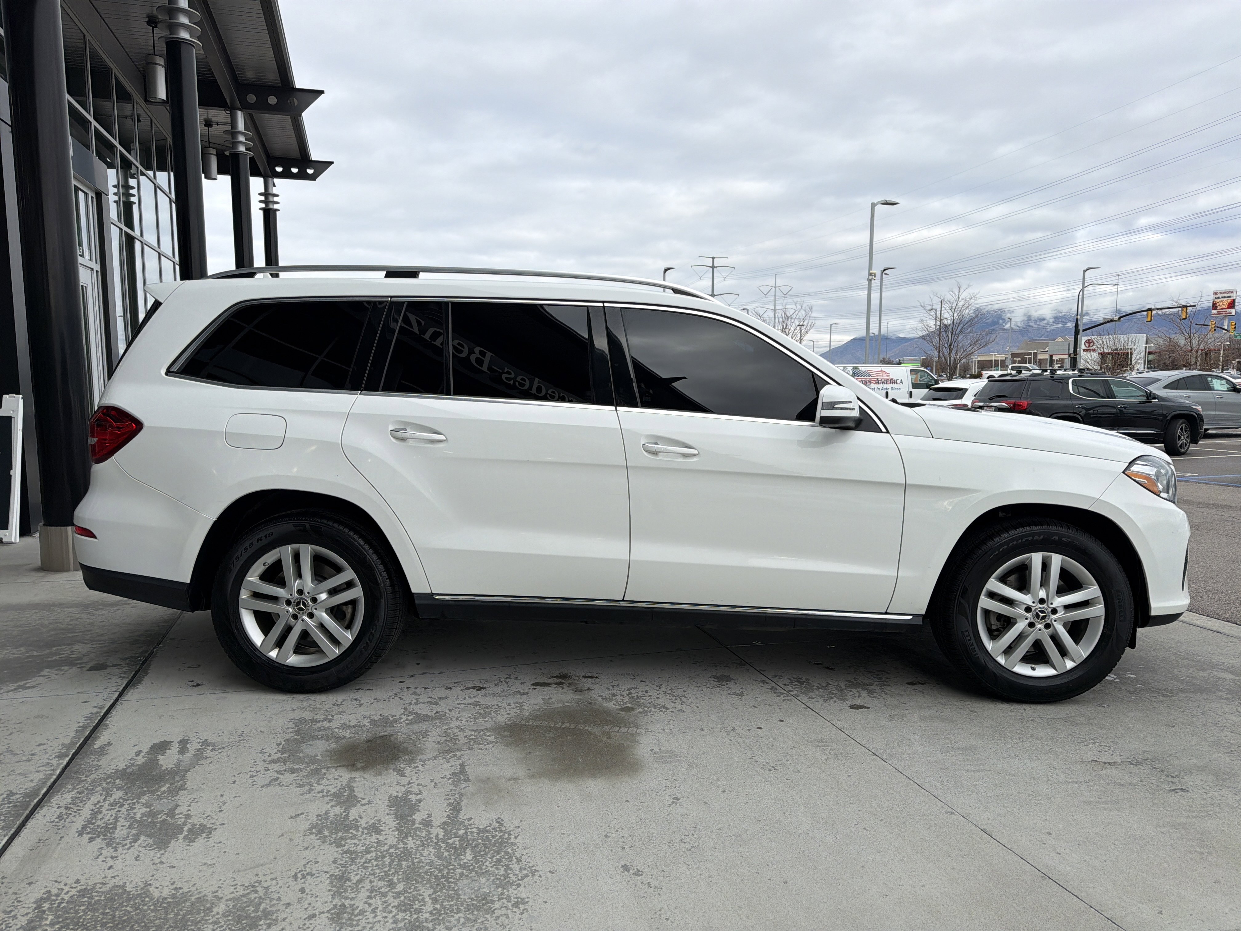 Used 2018 Mercedes-Benz GLS 450 4MATIC image 4