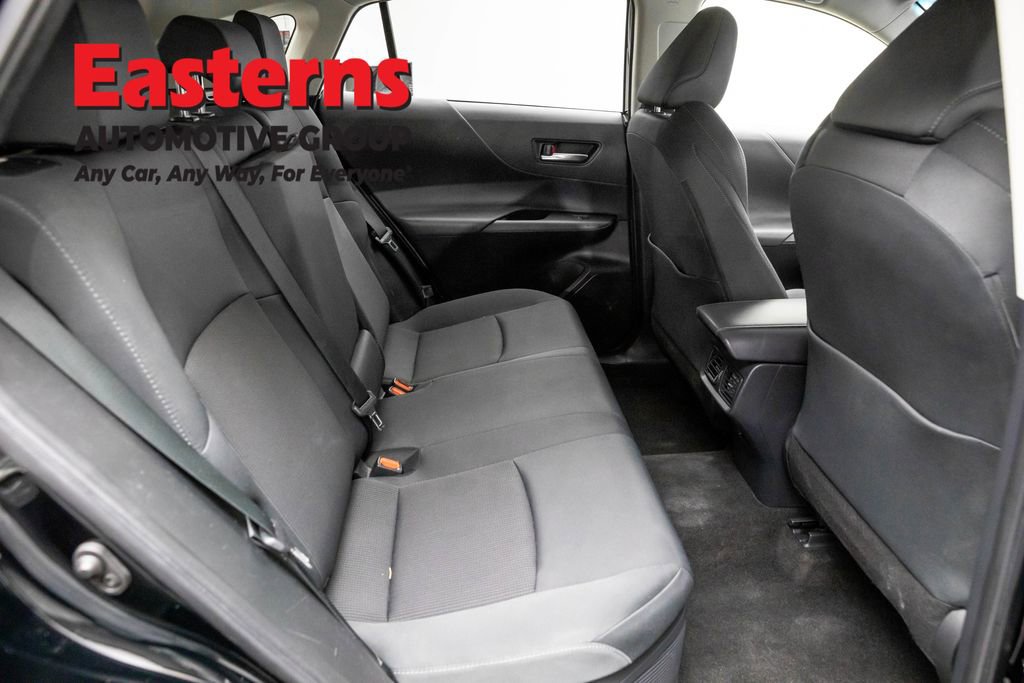 Used 2022 Toyota Venza LE image 22