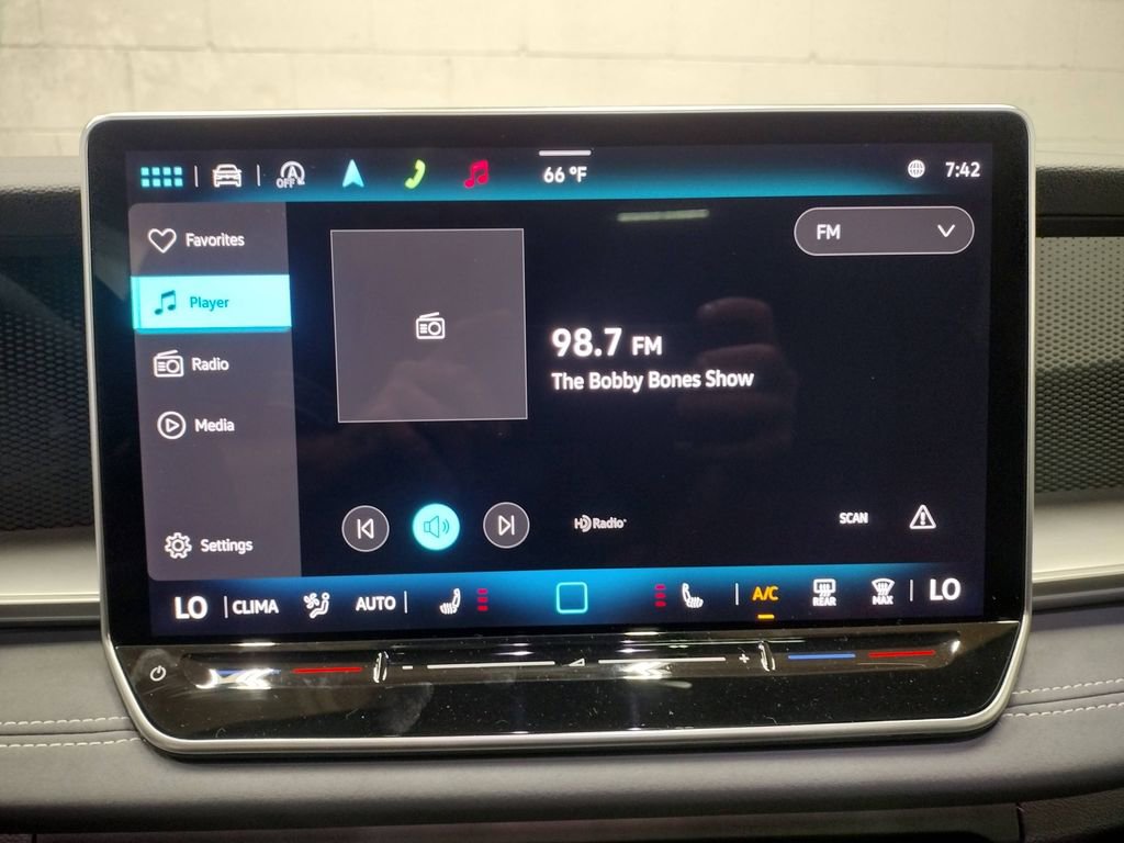 New 2025 Volkswagen Tiguan SE R-Line image 28