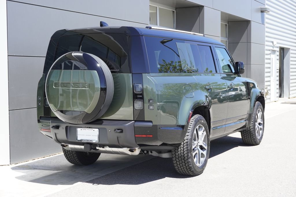 New 2026 Land Rover Defender 130 X-Dynamic SE image 2
