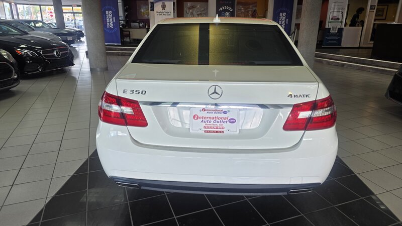 Used 2012 Mercedes-Benz E 350 4MATIC Sedan image 7