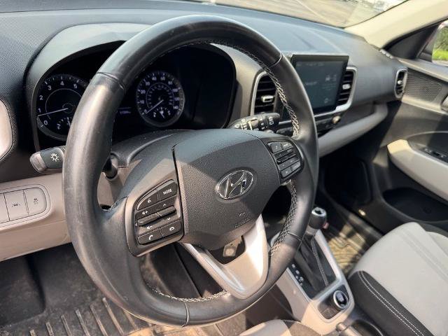 Used 2021 Hyundai Venue SEL w/ Cargo Package FWD image 9
