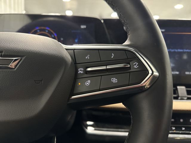 Used 2025 Chevrolet Equinox ACTIV w/ Convenience Package III image 14