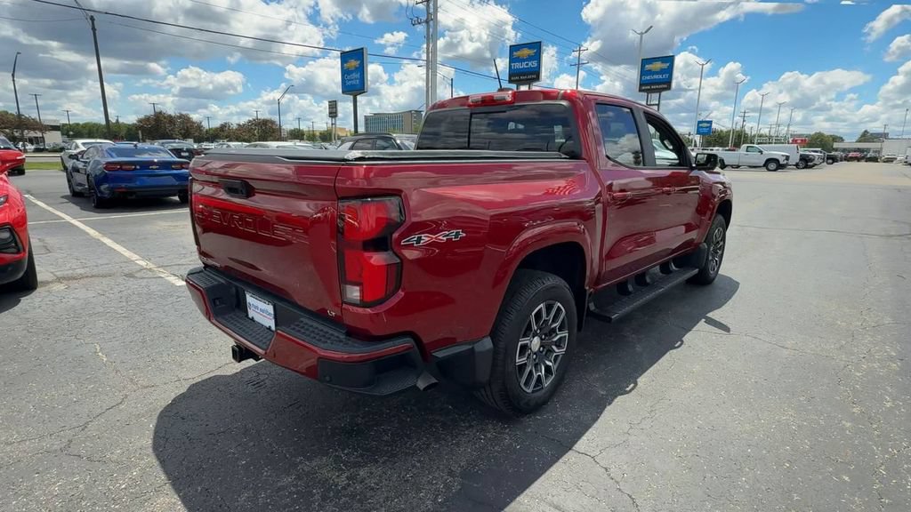 Used 2024 Chevrolet Colorado LT w/ LT Convenience Package III AWD/4WD image 8