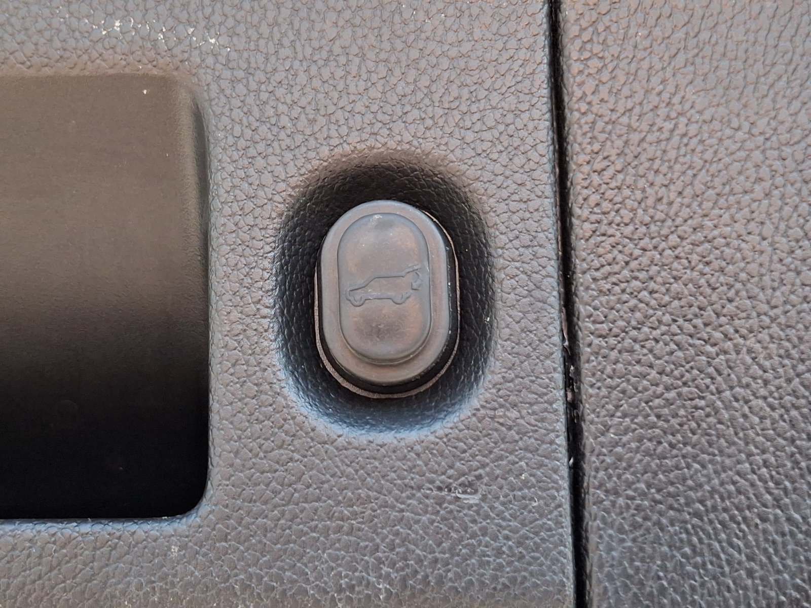 Used 2020 Chevrolet Suburban LT AWD/4WD image 35