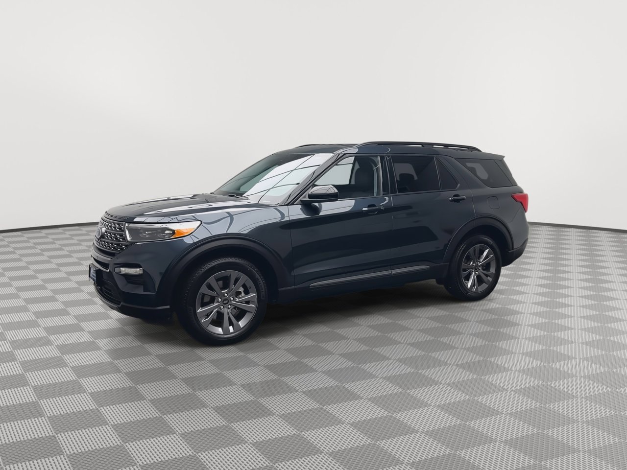 Used 2023 Ford Explorer XLT w/ Equipment Group 202A image 38