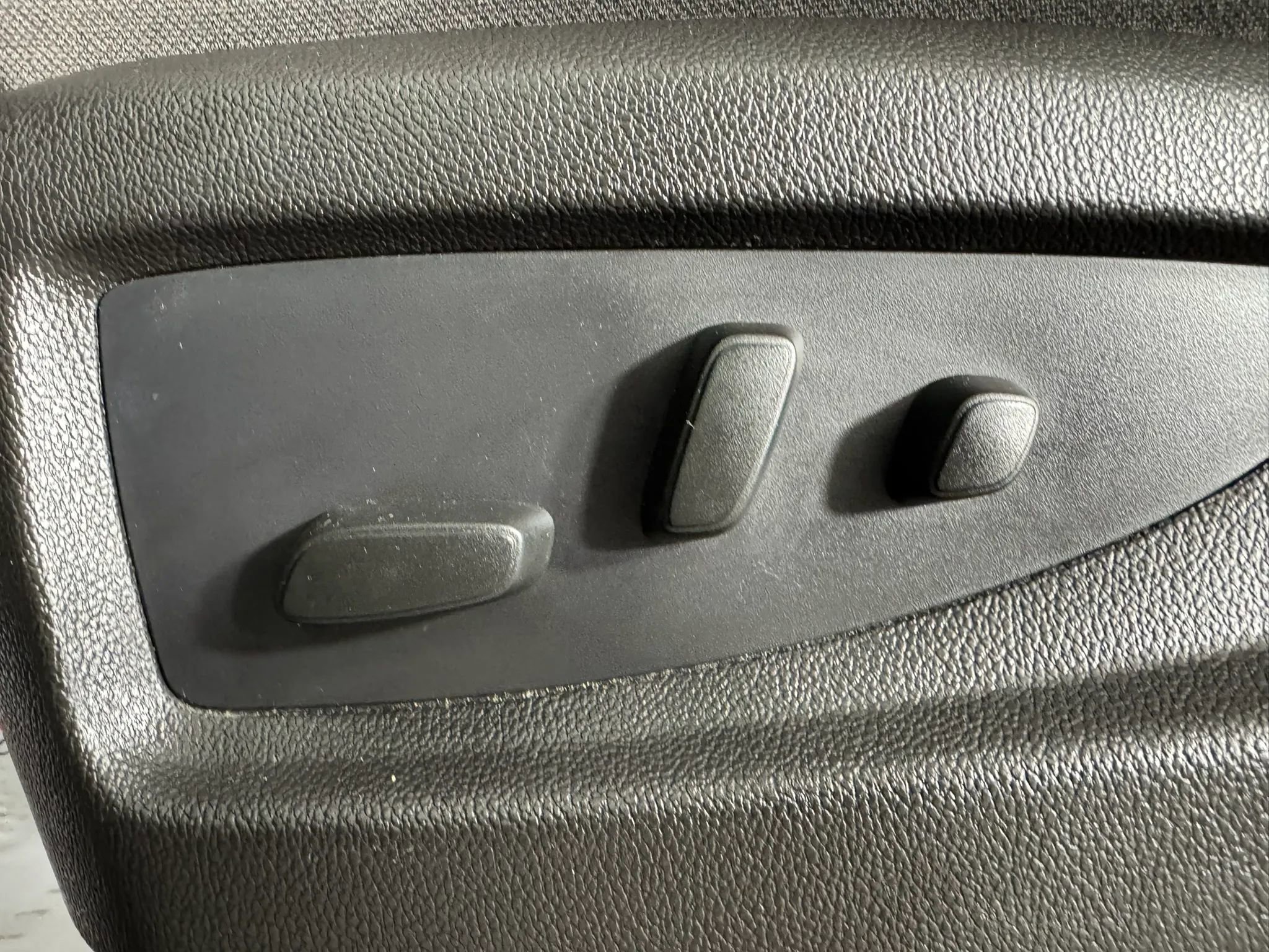 Used 2016 Chevrolet Silverado 1500 LT w/ All Star Edition image 32