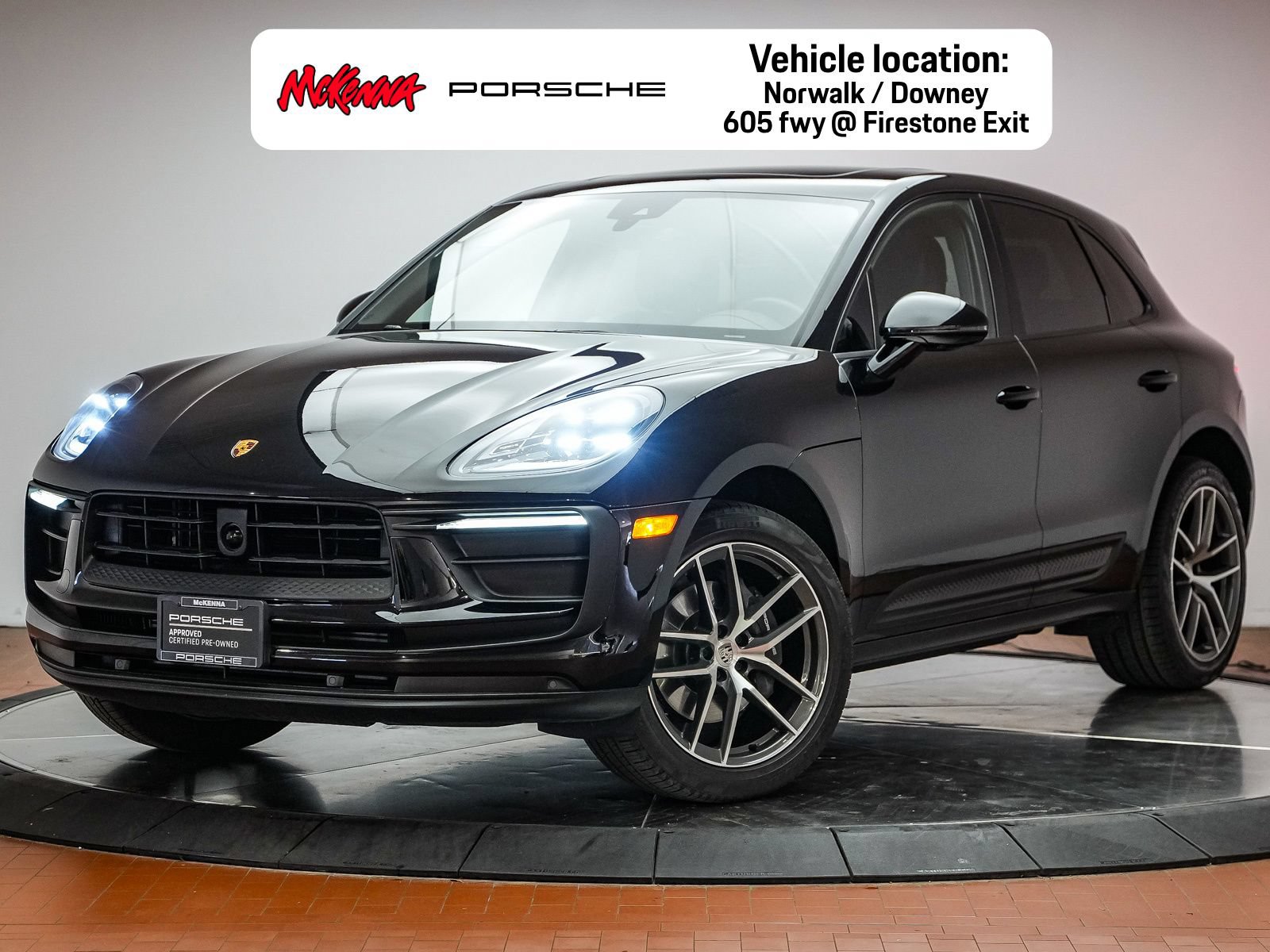 Certified 2024 Porsche Macan AWD/4WD image 1