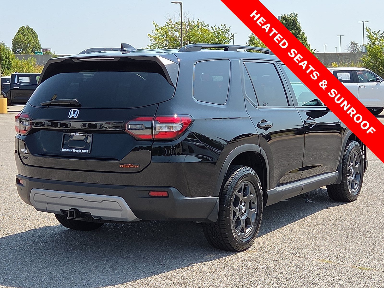 Used 2025 Honda Pilot TrailSport image 5