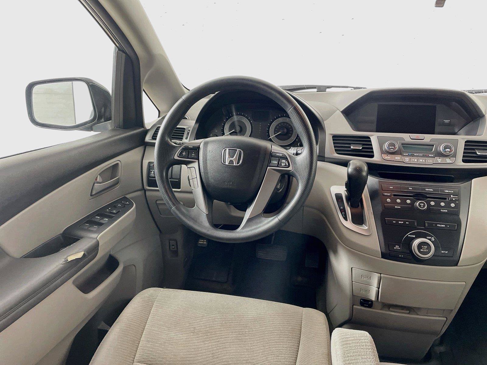 Used 2013 Honda Odyssey EX image 2