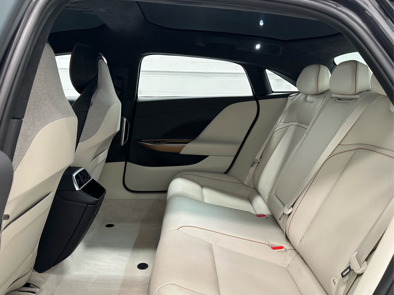 Used 2023 Lucid Air Touring AWD/4WD image 14