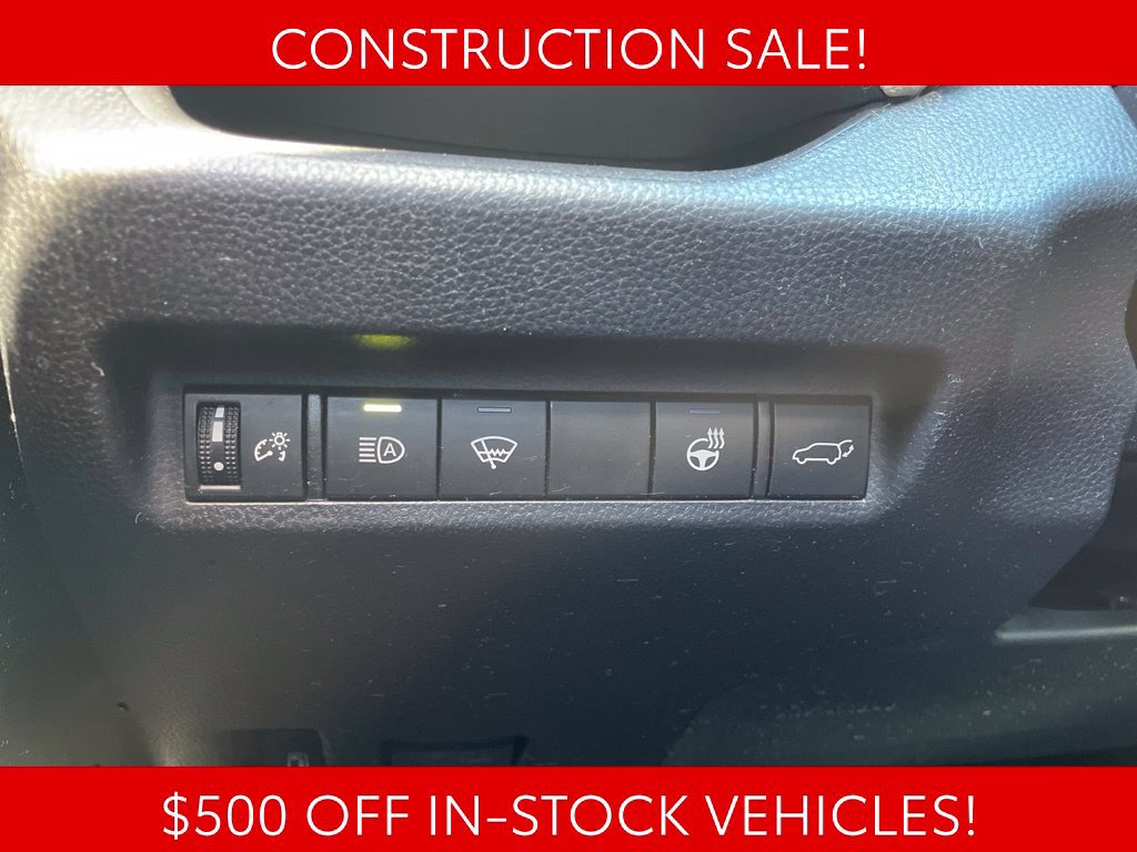 Used 2022 Toyota RAV4 XLE Premium AWD/4WD image 27