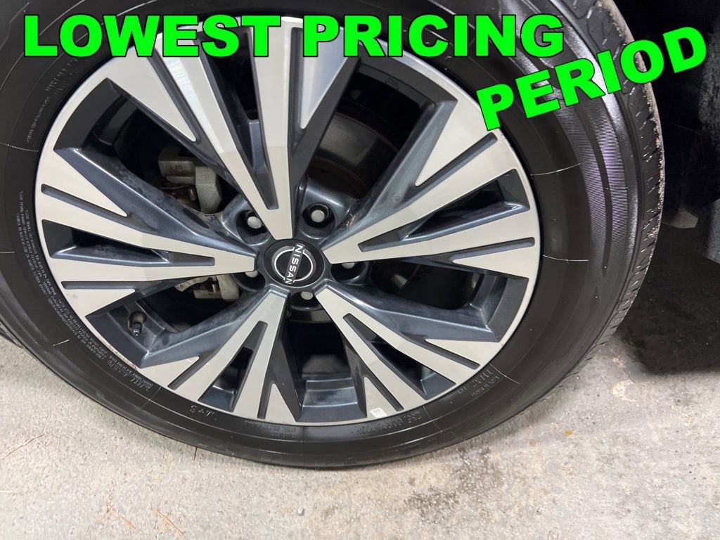 Used 2022 Nissan Rogue SV image 34