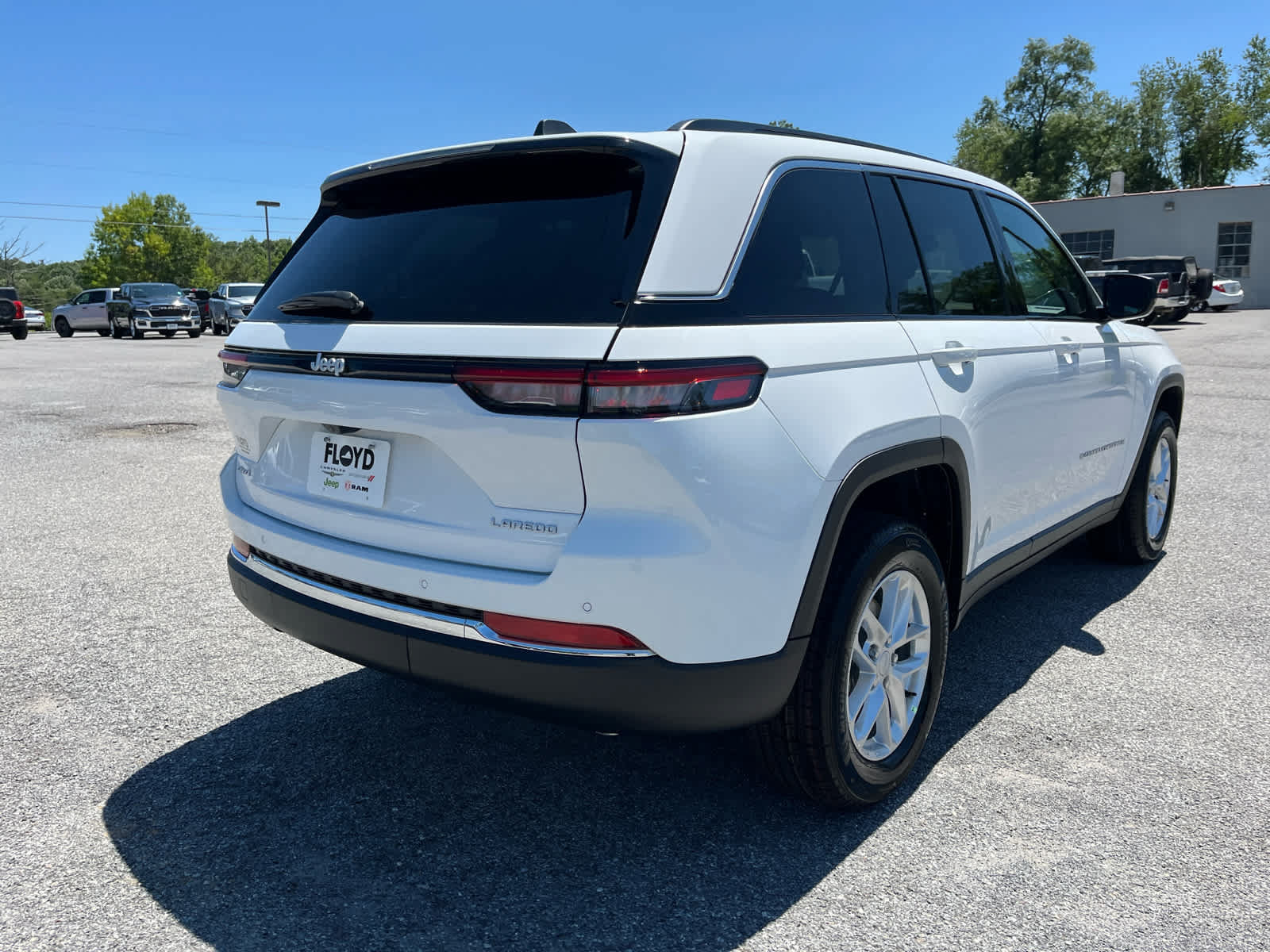 New 2026 Jeep Grand Cherokee Laredo AWD/4WD image 3