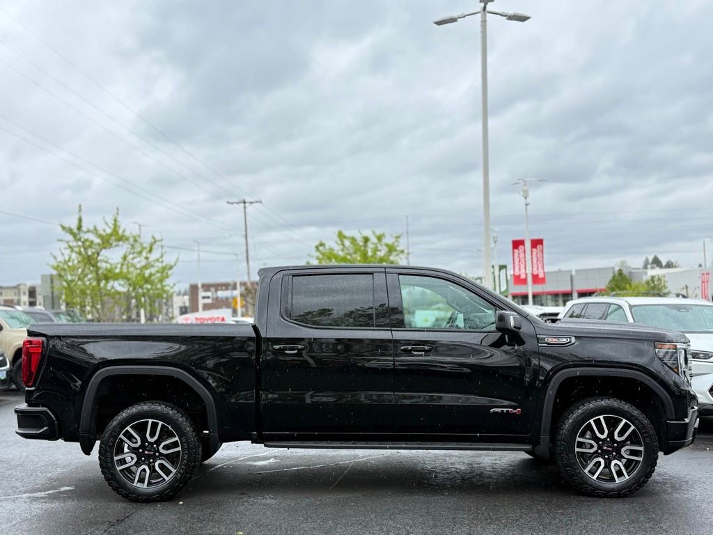 Used 2025 GMC Sierra 1500 AT4 w/ AT4 Premium Package AWD/4WD image 6