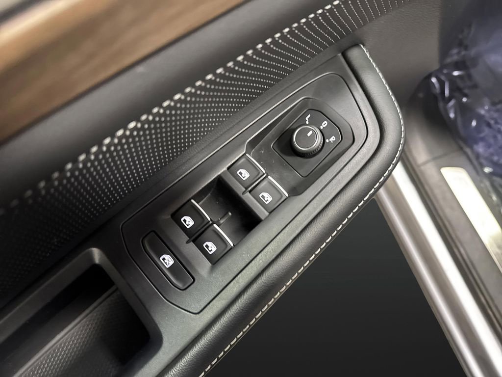 Used 2024 Volkswagen Atlas SE w/ Panoramic Sunroof Package image 28