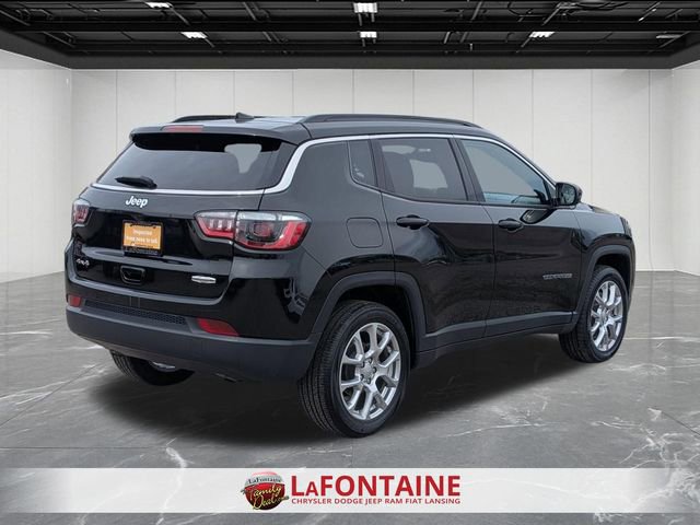 Used 2023 Jeep Compass Latitude image 5