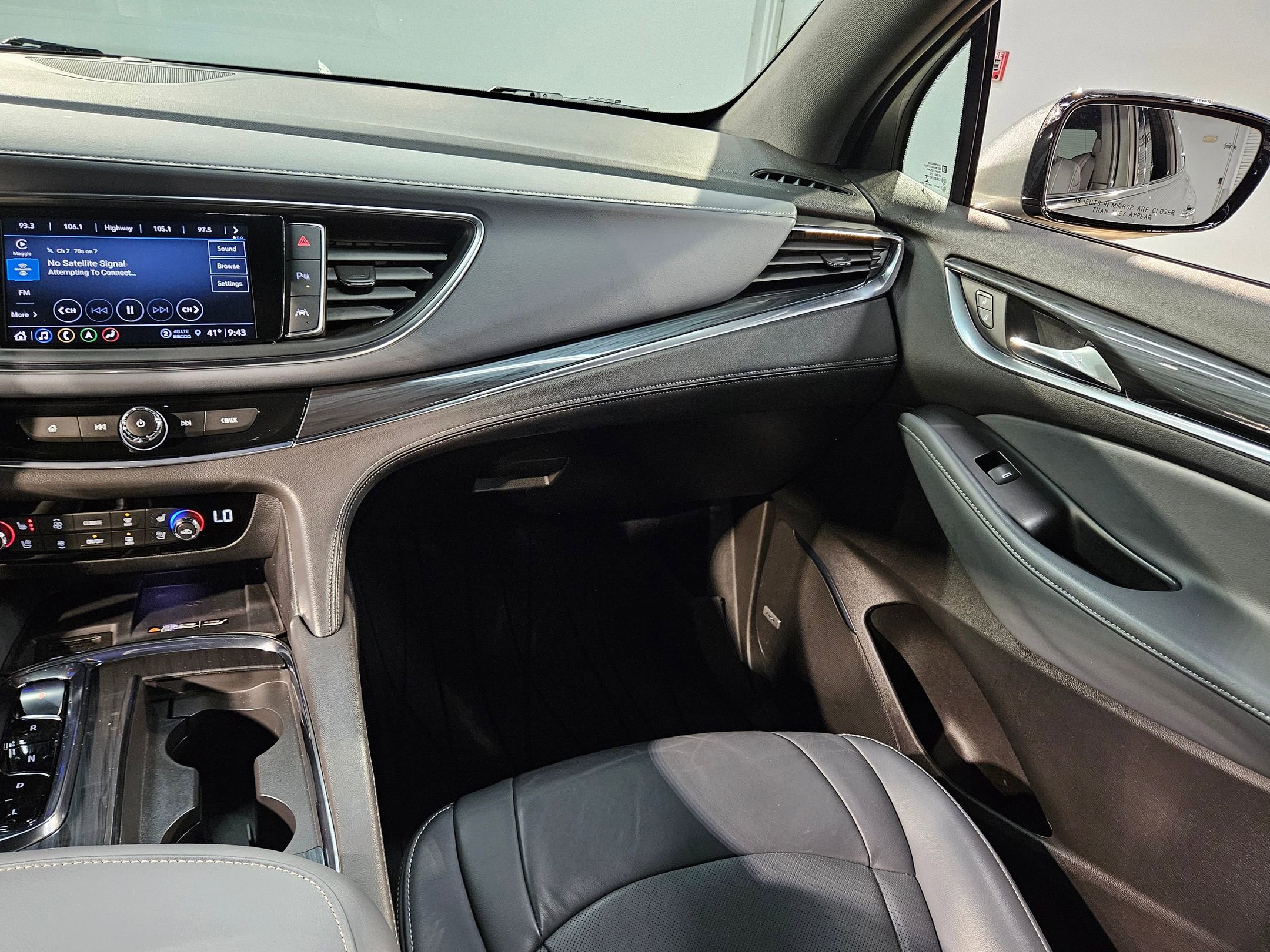 Used 2023 Buick Enclave Premium w/ Experience Buick Package image 11