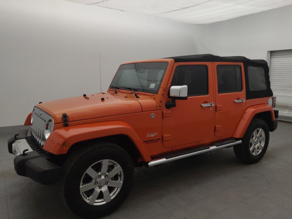 Used 2015 Jeep Wrangler Unlimited Sahara w/ Mopar Chrome Edition Group AWD/4WD image 2