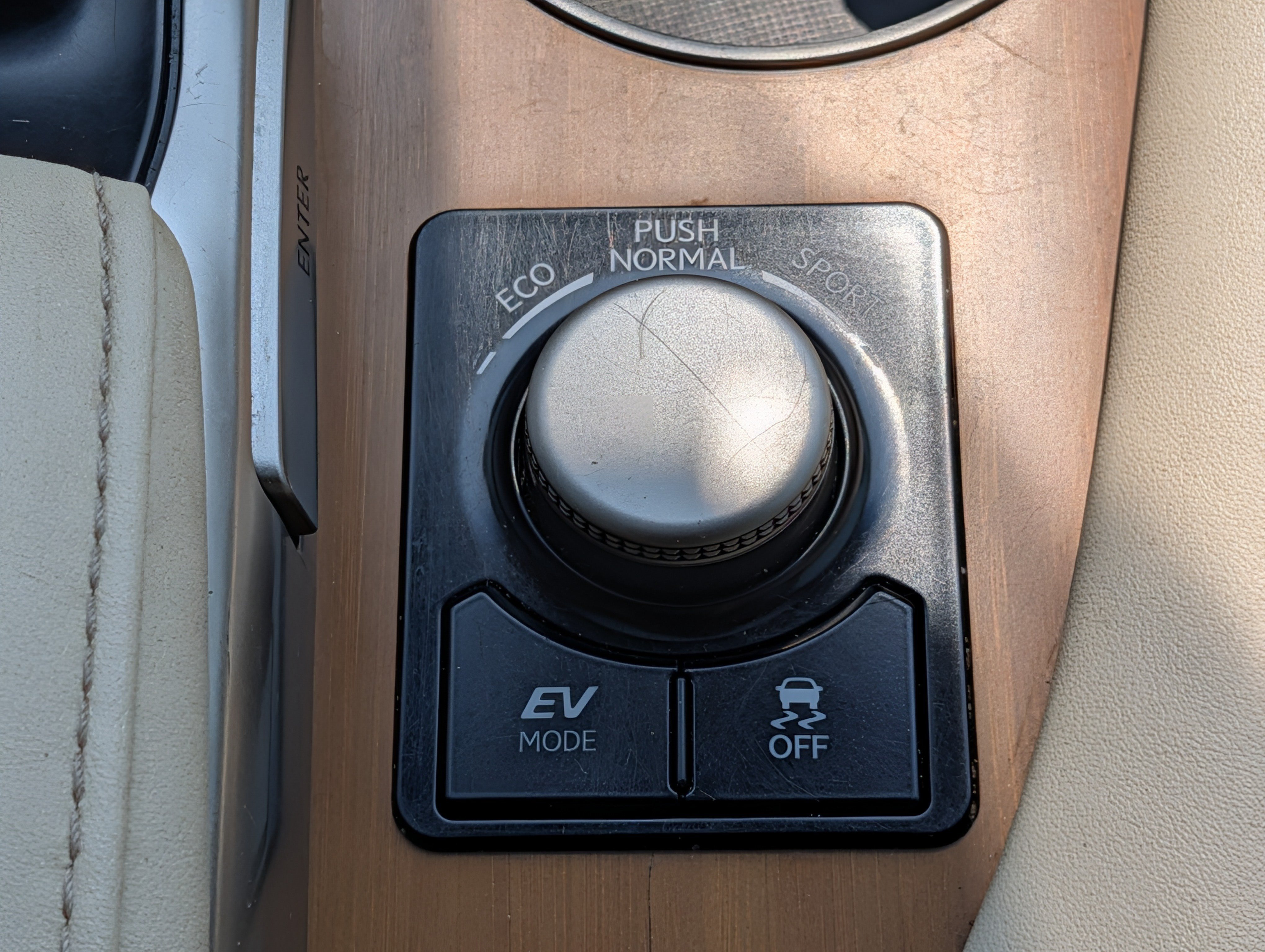 Used 2018 Lexus RX 450h AWD w/ Premium Package image 33