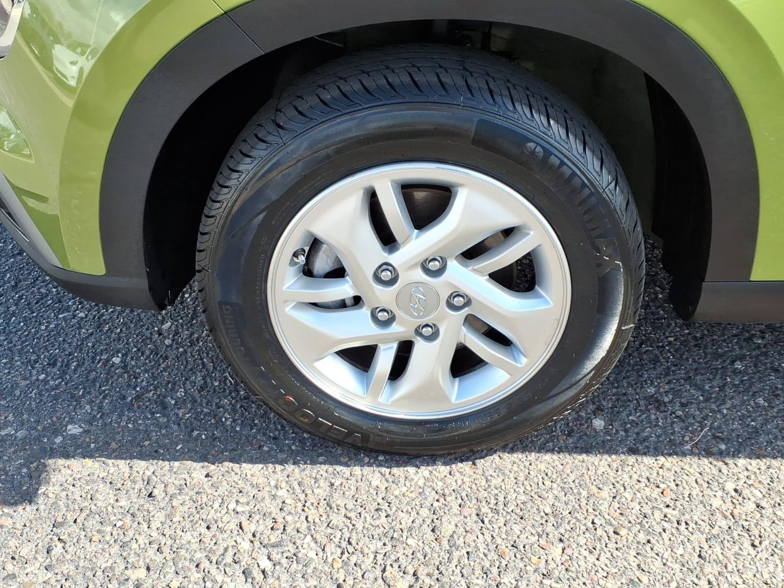 Used 2022 Hyundai Venue SE FWD image 9