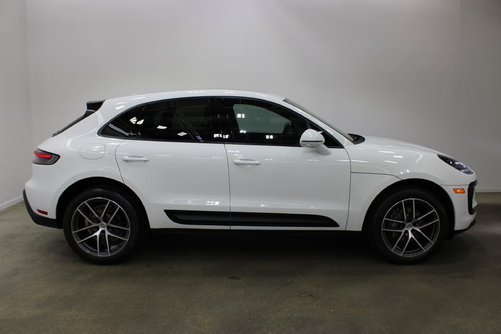Used 2023 Porsche Macan AWD/4WD image 8